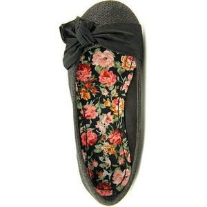 Girls dress shoes flats slip on size 2 new black